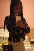 Roma Trav Thais Melo 388 32 39 396 foto selfie 50