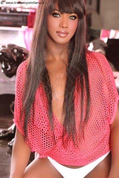 Laura Terza Gamba  MILANO 3383091910
